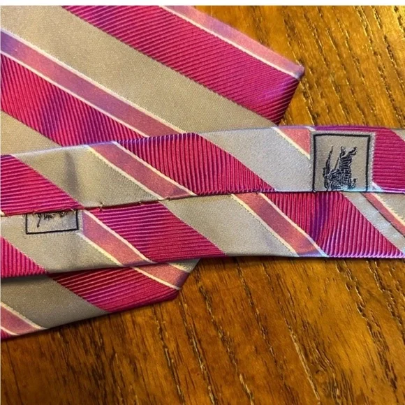 Burberry London Silk Tie Pink & Silver Diagonal Stripe w/ Knight Logo - Picture 7 of 9